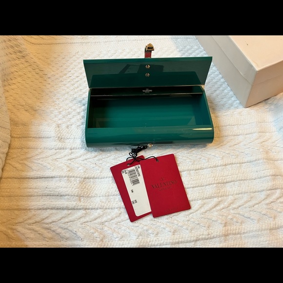 Valentino hard case case clutch (emerald green Color) - Picture 2 of 6
